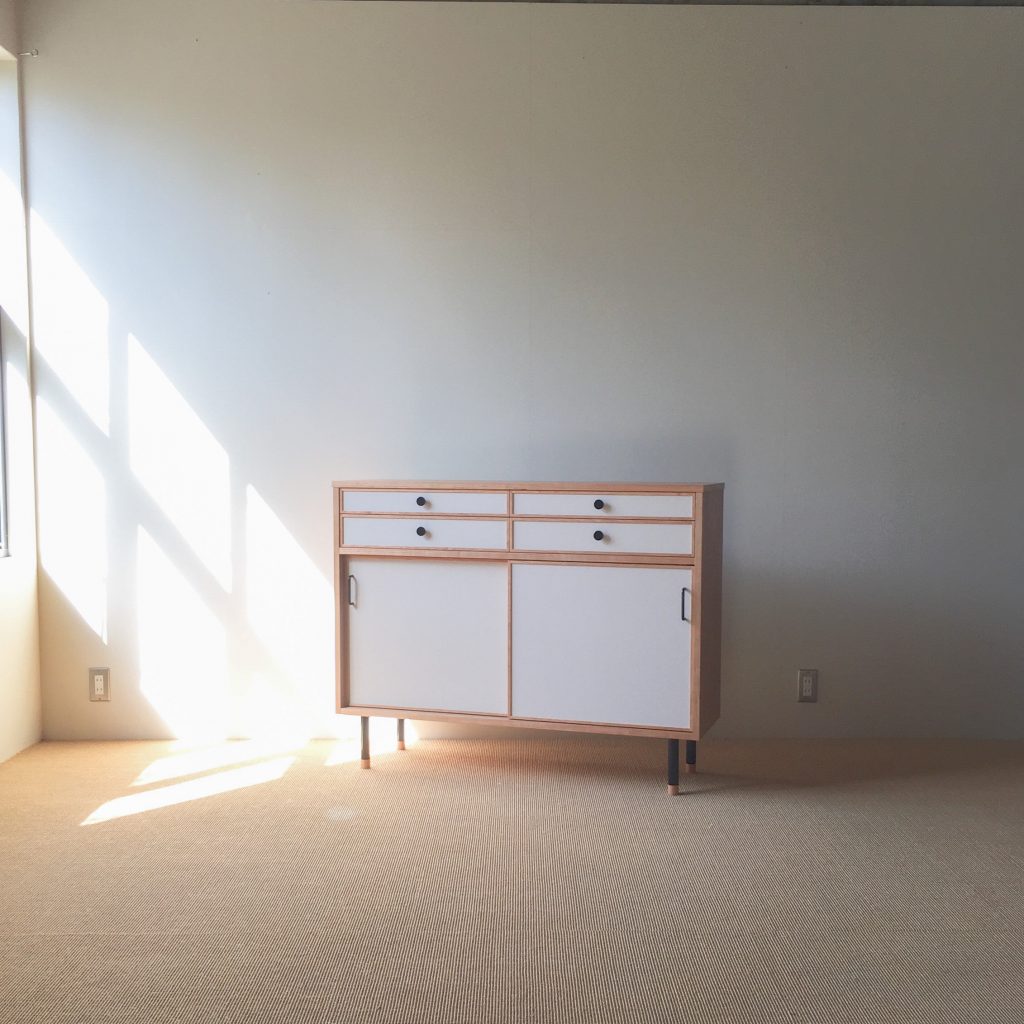 bookshelf / sideboard